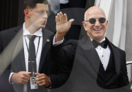PEOPLE - Bezos-Hochzeit: Promis auf dem Weg zur Hochzeit in Venedig