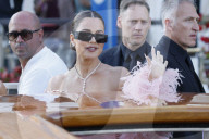 PEOPLE - Bezos-Hochzeit: Promis auf dem Weg zur Hochzeit in Venedig