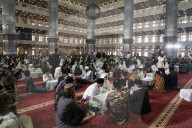Mass Wedding In Indonesia