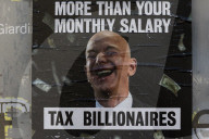 PEOPLE - Anti-Bezos-Plakate in Venedig