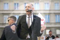 Belarusians In Warsaw Celebrate Release Of Tikhanovsky