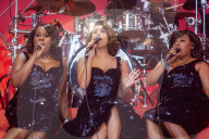 Sing along with the common people: Saturday at Glastonbury with Pulp, Raye and pop punters.