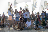 Braving the heatwave on Glastonbury’s final