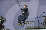 Braving the heatwave on Glastonbury’s final