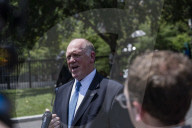 Border Czar Tom Homan  Stoped And Talked To The Press 