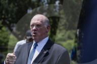 Border Czar Tom Homan  Stoped And Talked To The Press 