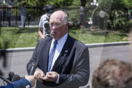 Border Czar Tom Homan  Stoped And Talked To The Press 