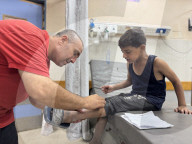 Killed and wounded Palestinians, after the Israeli attack, are being brought to Nasser hospitalGazans wounded after Israeli attack