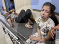 Killed and wounded Palestinians, after the Israeli attack, are being brought to Nasser hospitalGazans wounded after Israeli attack