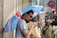 Wet weather breaks heat wave in UK