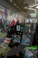 Iran honors war martyrs