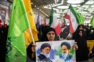 Iran honors war martyrs