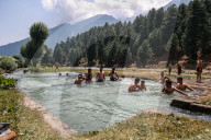 Hot Weather In Kashmir 