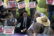 New Prime Minister Kim Min-seok Meets Farmers At Protest Site In First Official Act