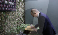 Putin attends "Everything for Victory" event