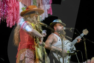 'The Vaudevillian' Performs In Calgary