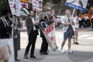 Out Side The White House Were A Crowd Of Protesters Gathered Out Side Protesting  Trump Meeting With Minister Of Israel Is Benjamin Netanyahu 