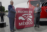 Marcelo Ebrard, Secretary Of Economy, Presents The "Made In Mexico" Badge To Mobility ADO