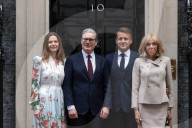 Kier Starmer Greets Emmanuel Macron to N010