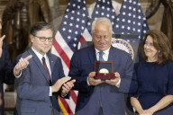 Greg Lemond awarded Congressional Medal of honor