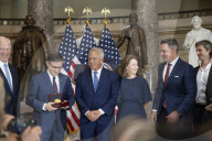 Greg Lemond awarded Congressional Medal of honor