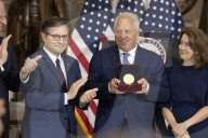 Greg Lemond awarded Congressional Medal of honor