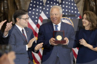 Greg Lemond awarded Congressional Medal of honor