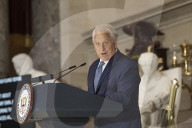 Greg Lemond awarded Congressional Medal of honor