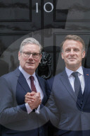 Kier Starmer Greets Emmanuel Macron to N010