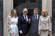Kier Starmer Greets Emmanuel Macron to N010