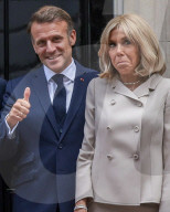 Kier Starmer Greets Emmanuel Macron to N010