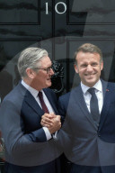 Kier Starmer Greets Emmanuel Macron to N010