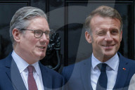 Kier Starmer Greets Emmanuel Macron to N010