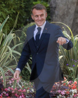 Kier Starmer Greets Emmanuel Macron to N010