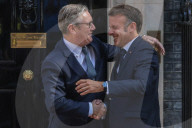 Kier Starmer Greets Emmanuel Macron to N010