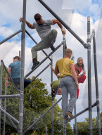 Motionhouse Performs WILD At Tollwood Festival In Munich