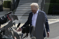 DC: President Trump hold a White House departure