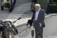 DC: President Trump hold a White House departure