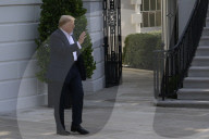 DC: President Trump hold a White House departure