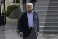 DC: President Trump hold a White House departure