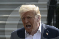 DC: President Trump hold a White House departure