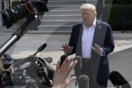 DC: President Trump hold a White House departure