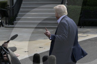DC: President Trump hold a White House departure