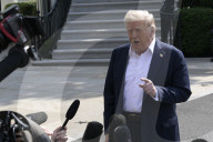 DC: President Trump hold a White House departure