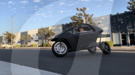 Three wheel electric commuter vehicle to beat jams