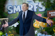 PEOPLE - John Goodman zeigt 200 Pfund Gewichtsverlust bei der "Schlümpfe"-Premiere