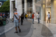 Delivery Workers’ Daily Struggle In Lisbon Amid Rising Living Costs