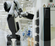 Robot can swap its own batteries autonomously