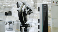 Robot can swap its own batteries autonomously