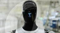 Robot can swap its own batteries autonomously